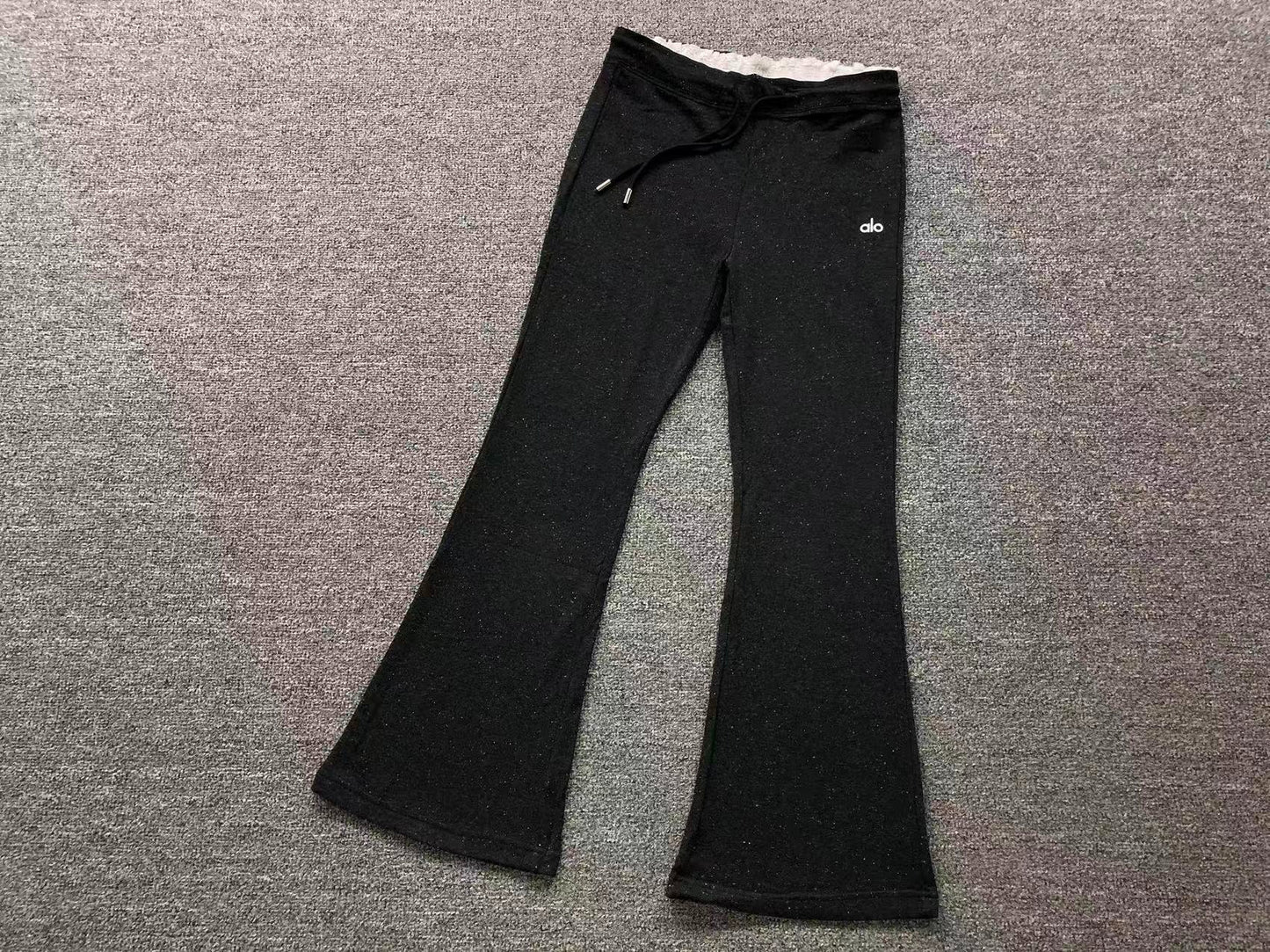 Calça elástica ALO moletom flare feminino