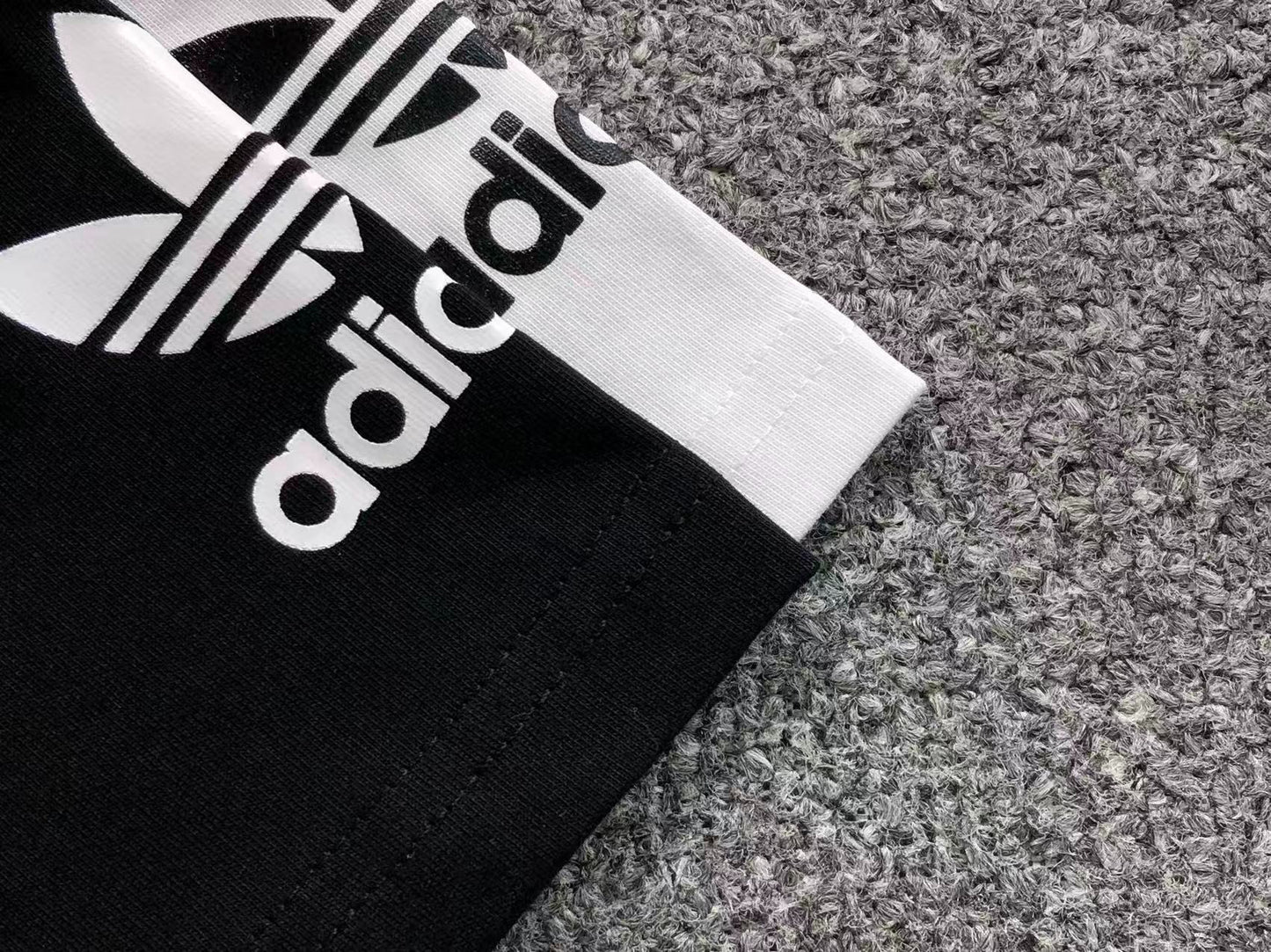 Camiseta Adidas Originals 3-Stripes Shoulder