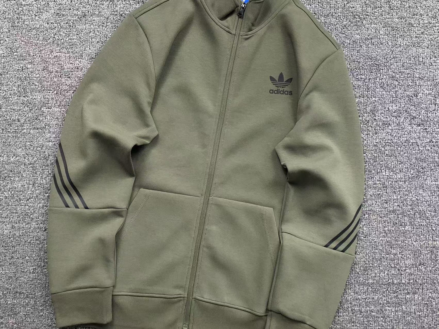 Moletom Adidas Minimal Stripe Track