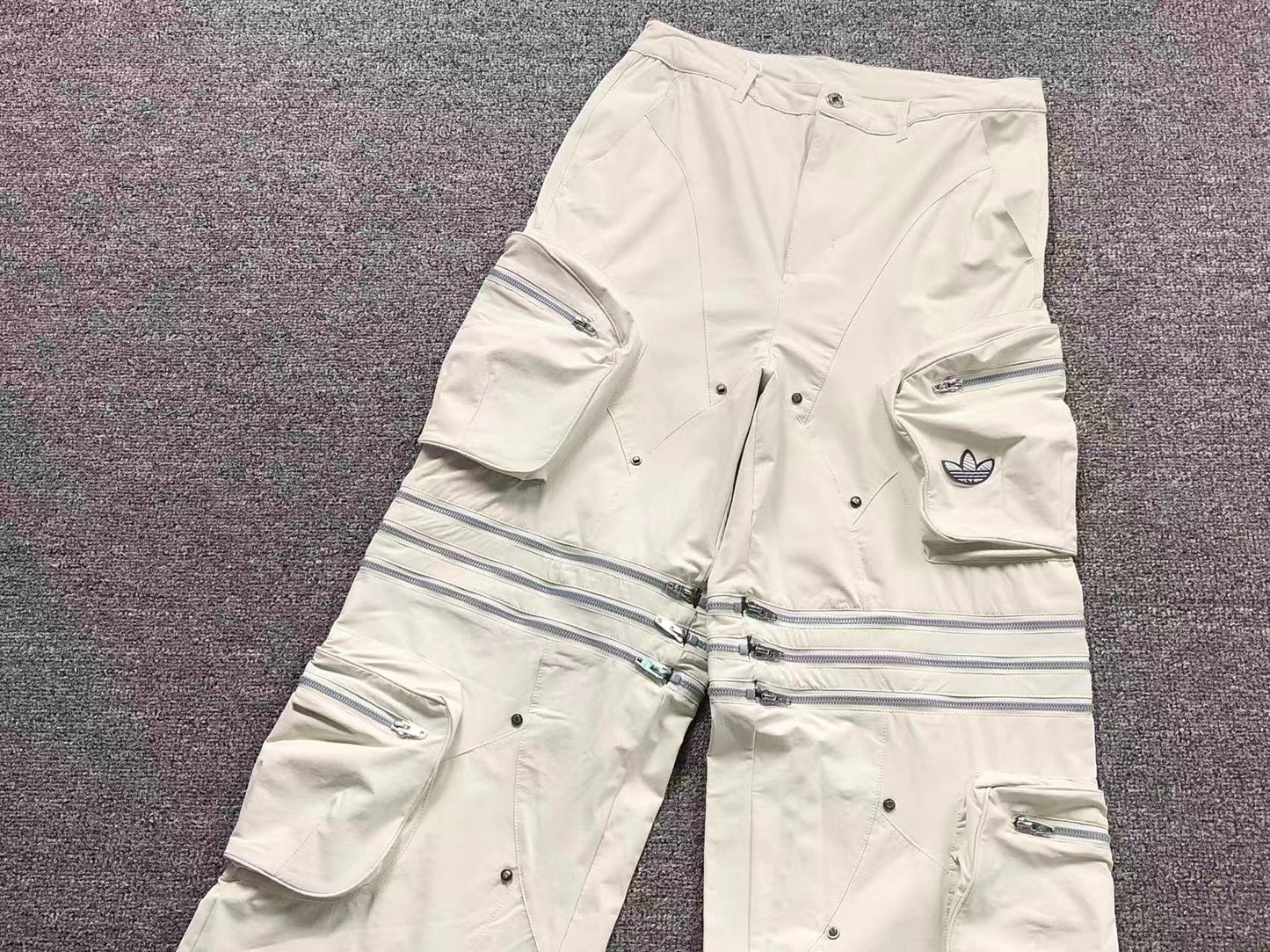 Calça Adidas Convertible Cargo Pants