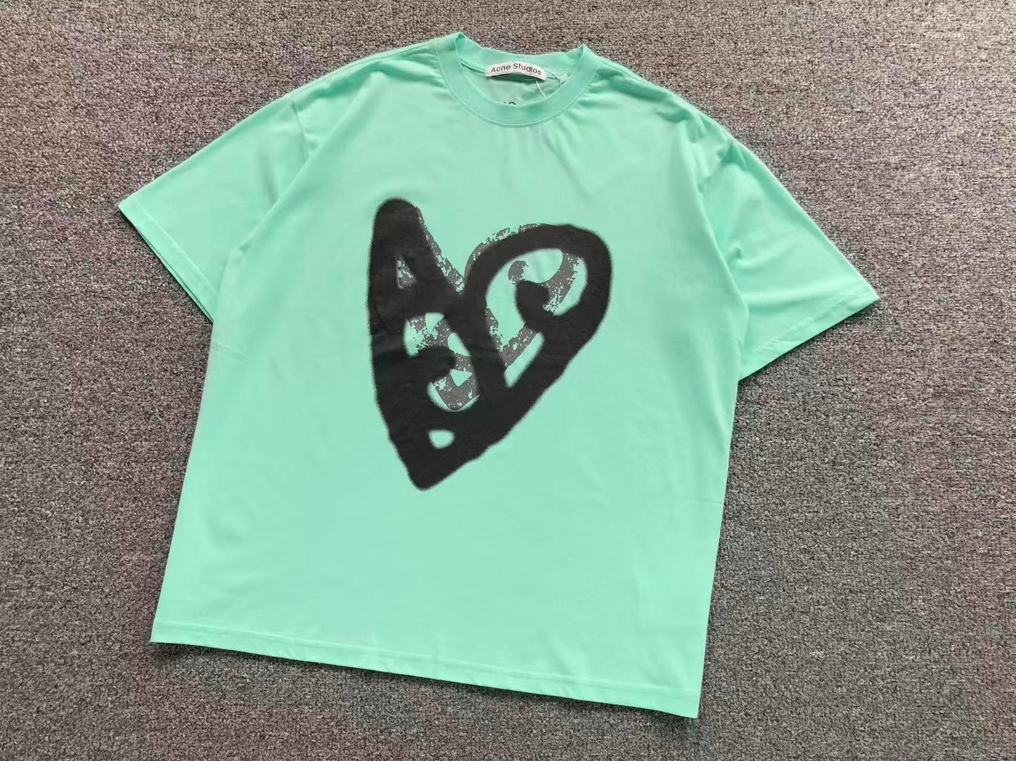 Camiseta Acne Studios Spray Heart