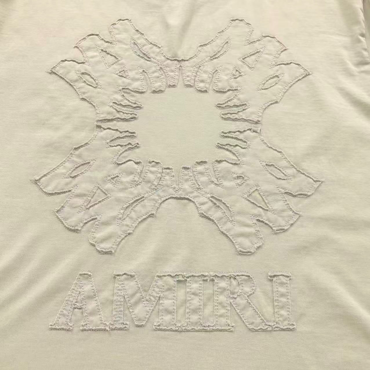 Camiseta AMIRI Cross Embossed Vintage