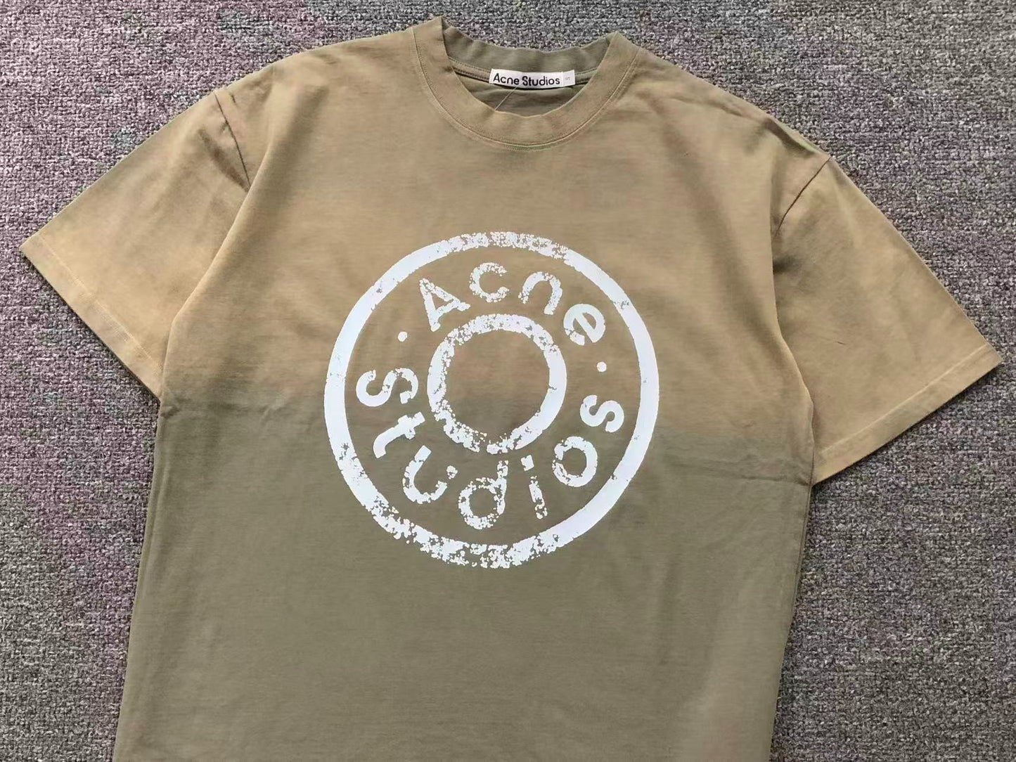 Camiseta Acne Studios Worn Circle Graphic