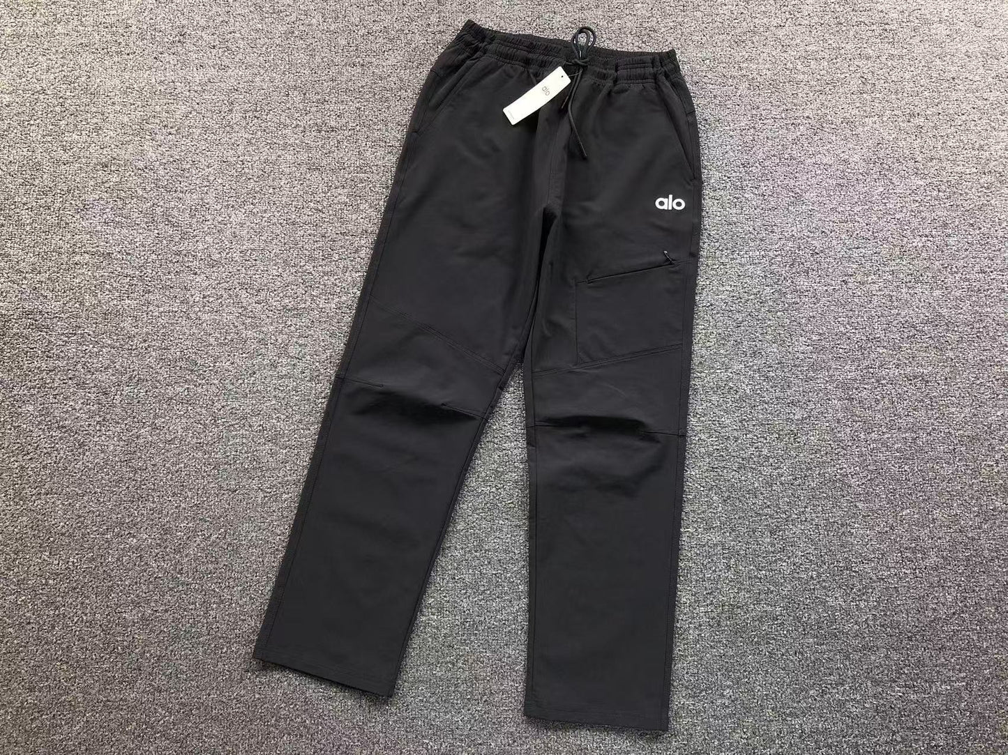 Calça elástica ALO moletom cargo