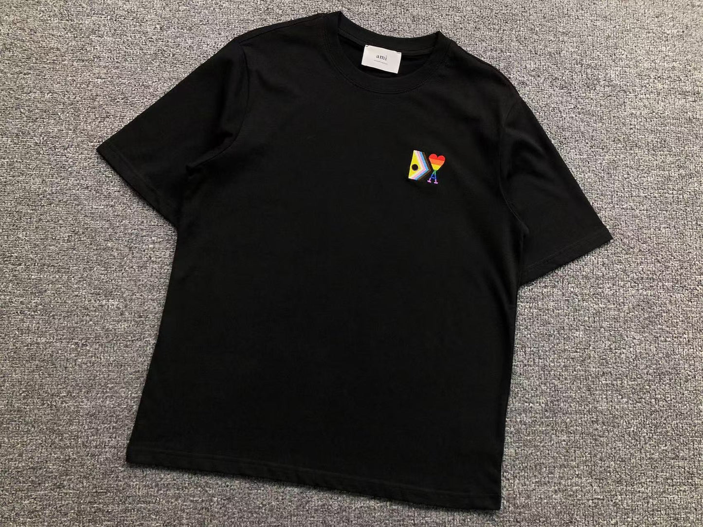 Camiseta AMI Paris Multicolor Heart Edition