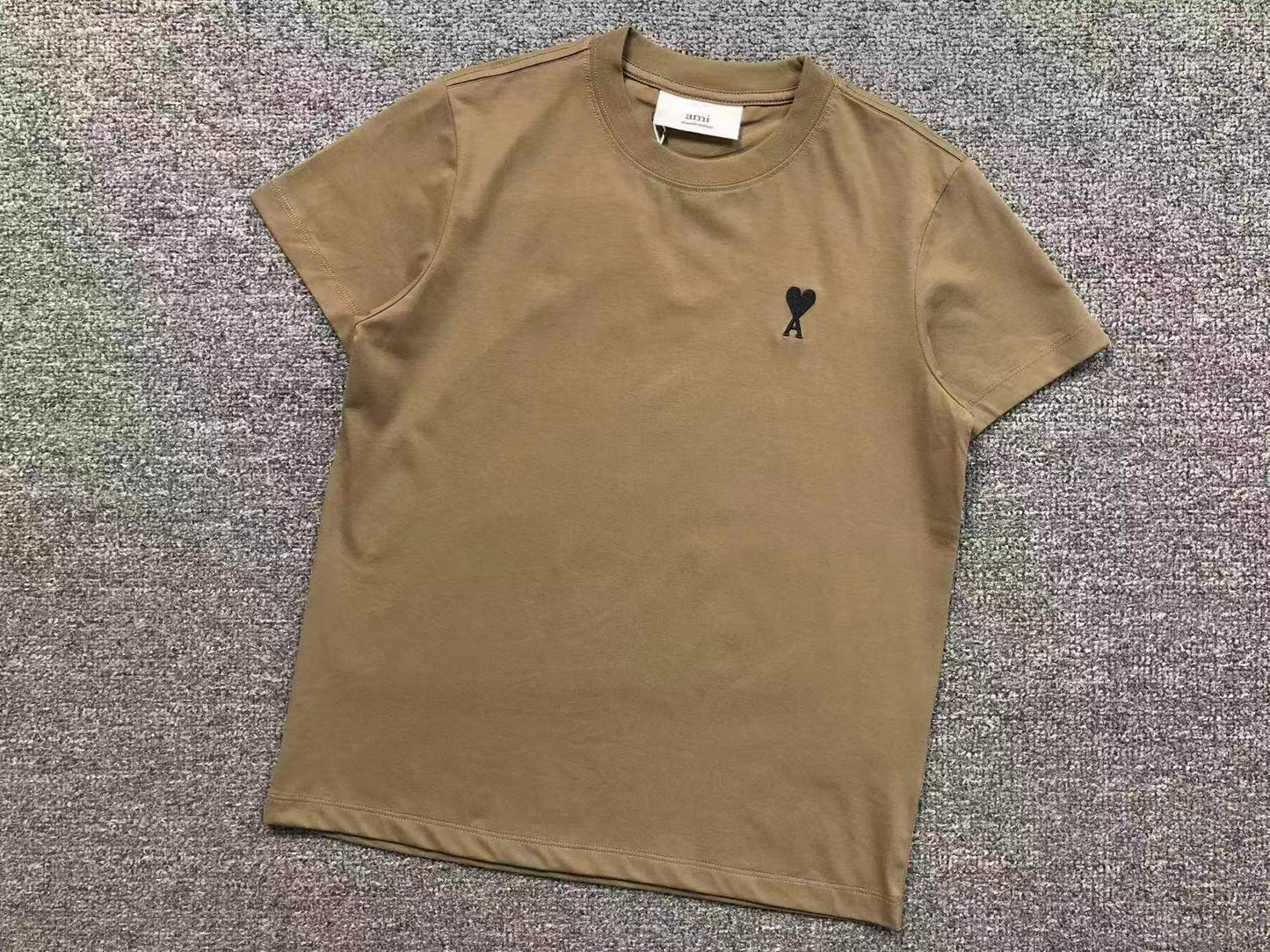 Camiseta AMI Paris Mini Heart Essential