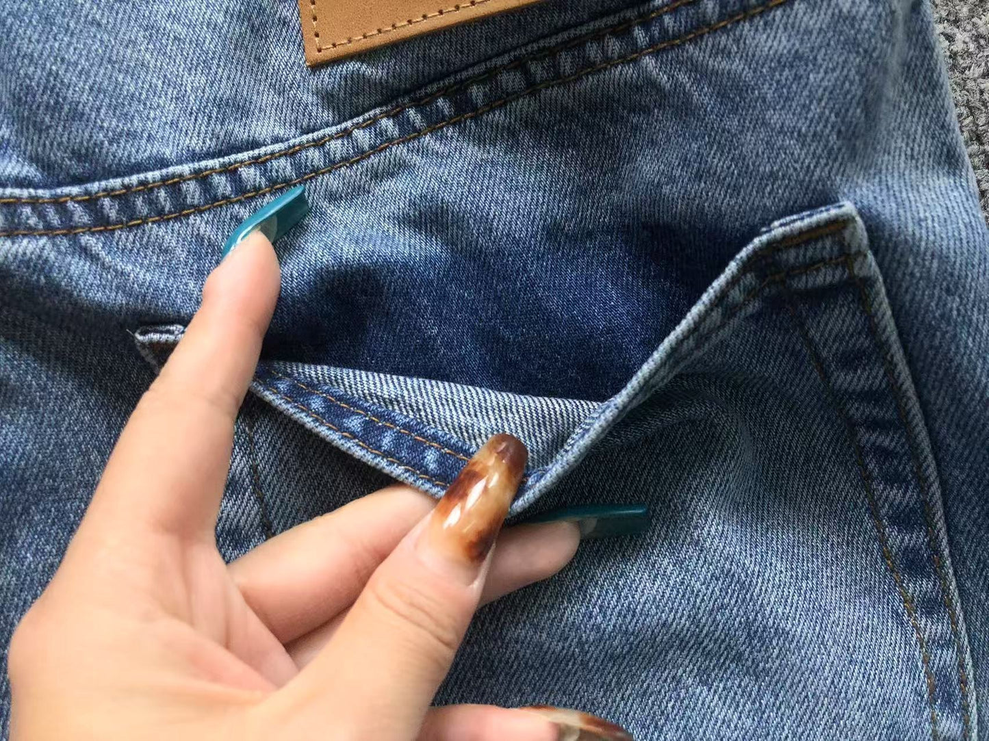 Calça Jeans AMI Paris WideLeg Lavagem