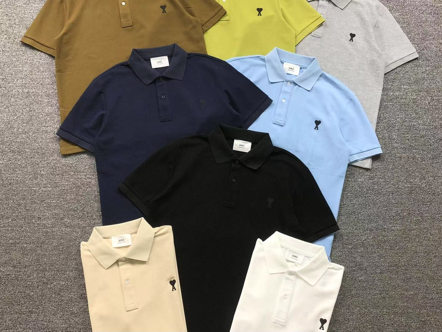 Camiseta Polo AMI Paris Piquet Logo Coração