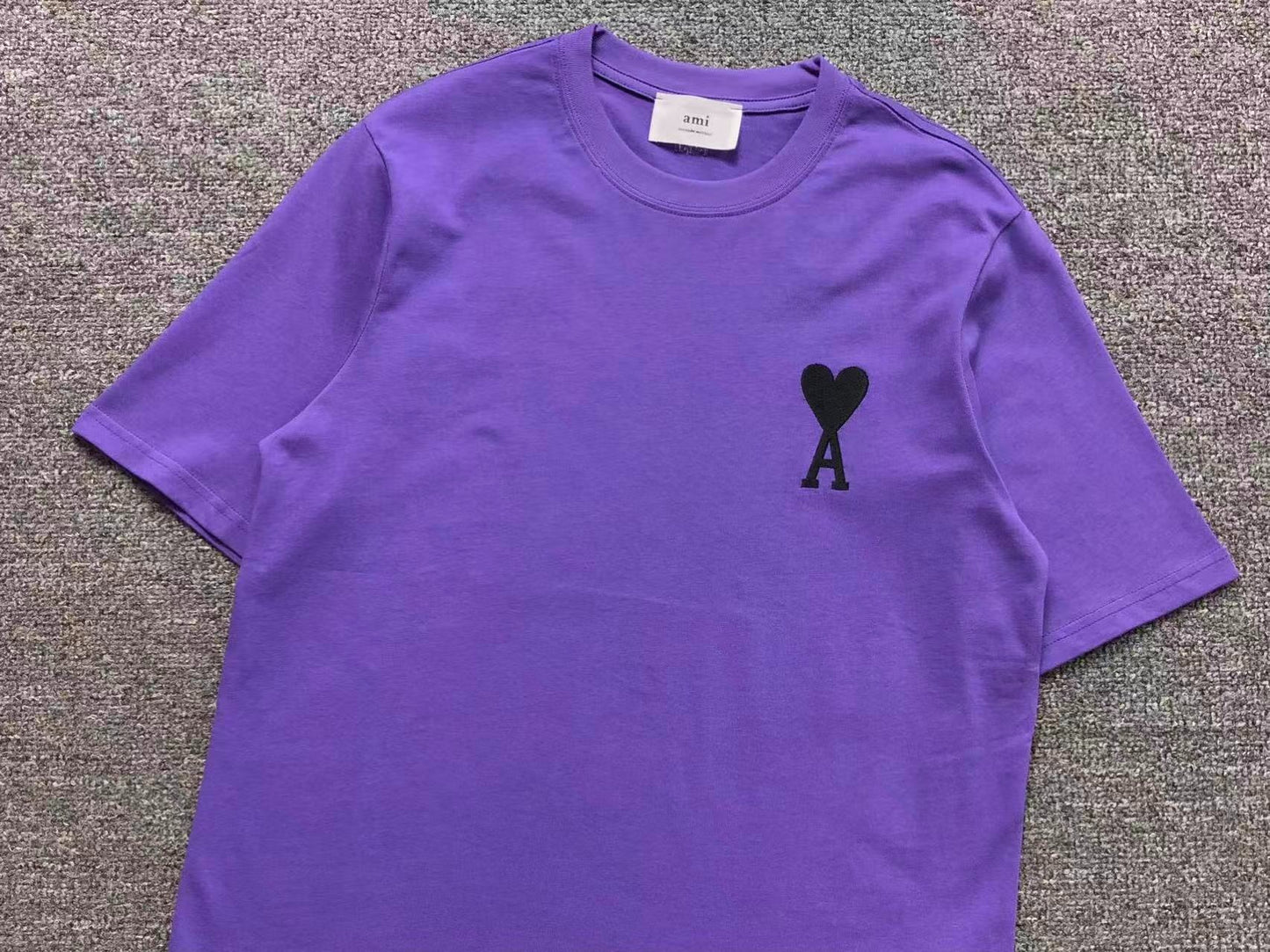 Camiseta AMI Paris Mini Heart Color Contrast