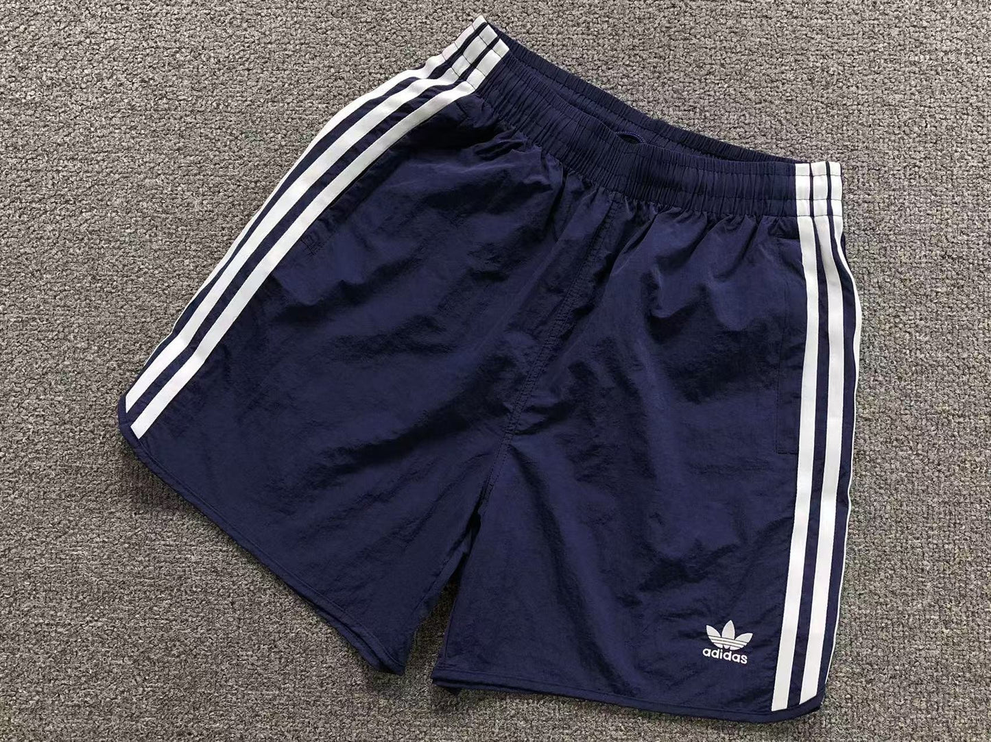 Short adidas Originals Lightweight Runner