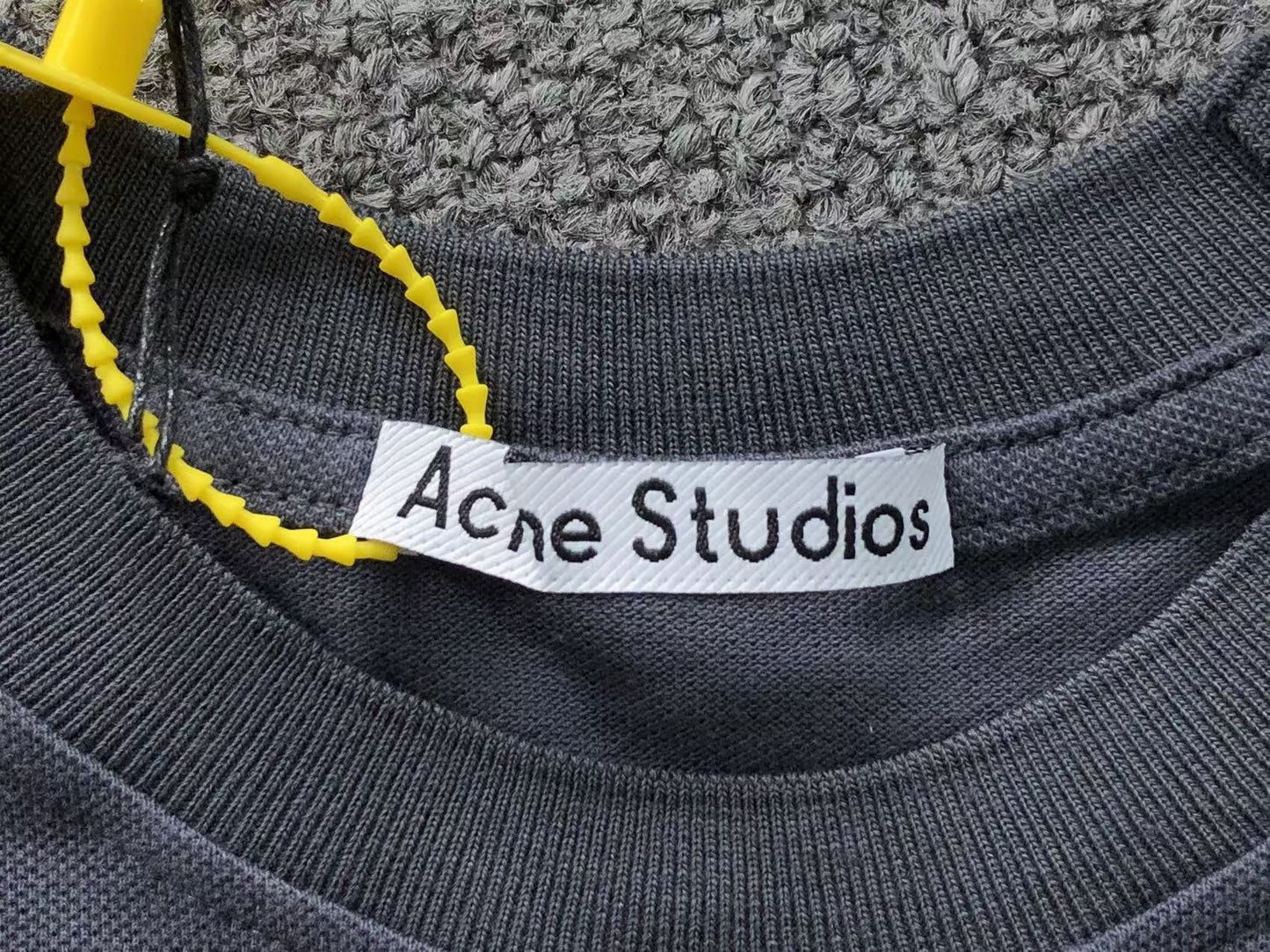 Camiseta Acne Studios Refined Script Print