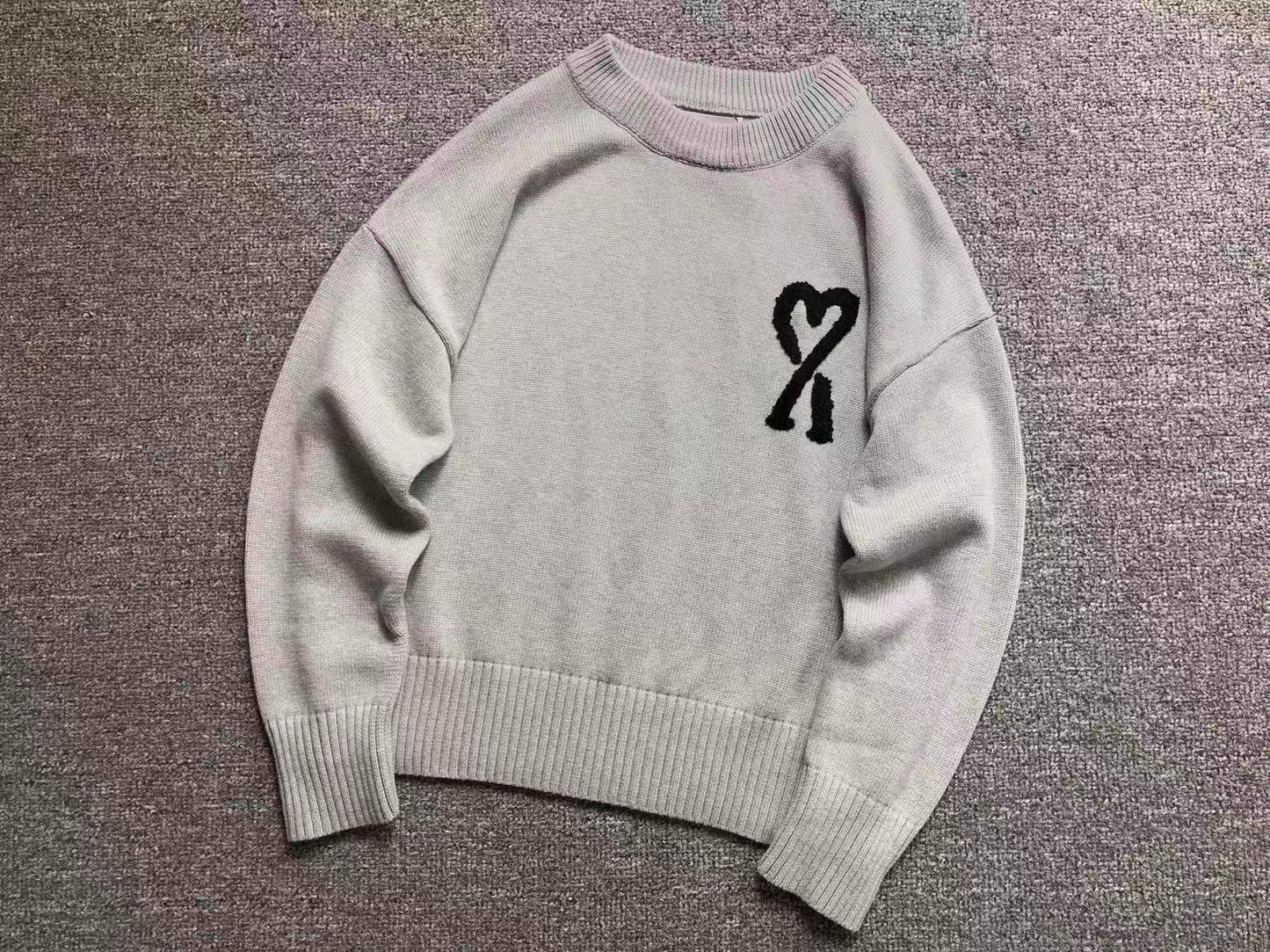 Suéter AMI Paris Logo Coração Essential