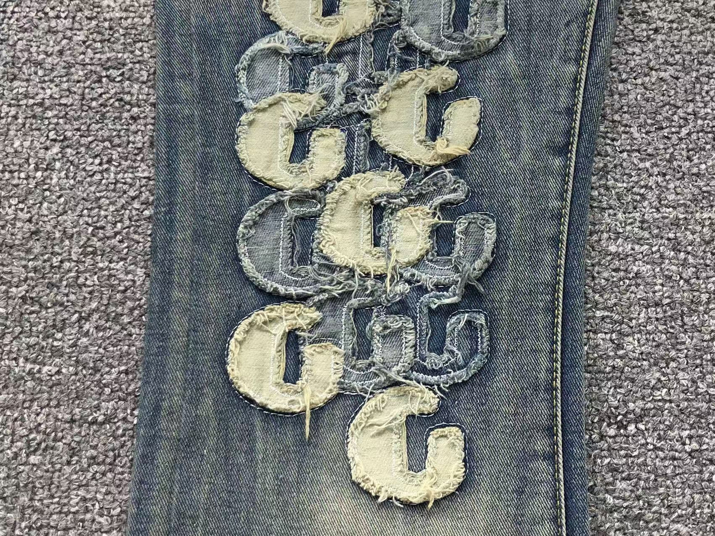Calça AMIRI Gothic Patch Flared Trousers