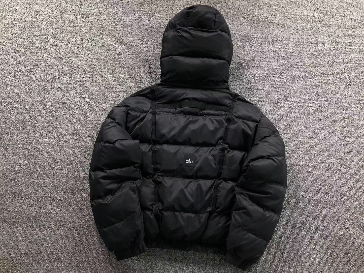 Jaqueta ALO puffer com capuz Feminino