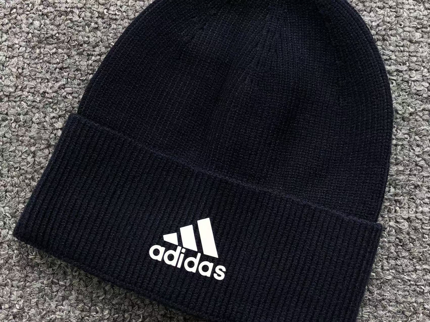 Touca adidas Core Knit