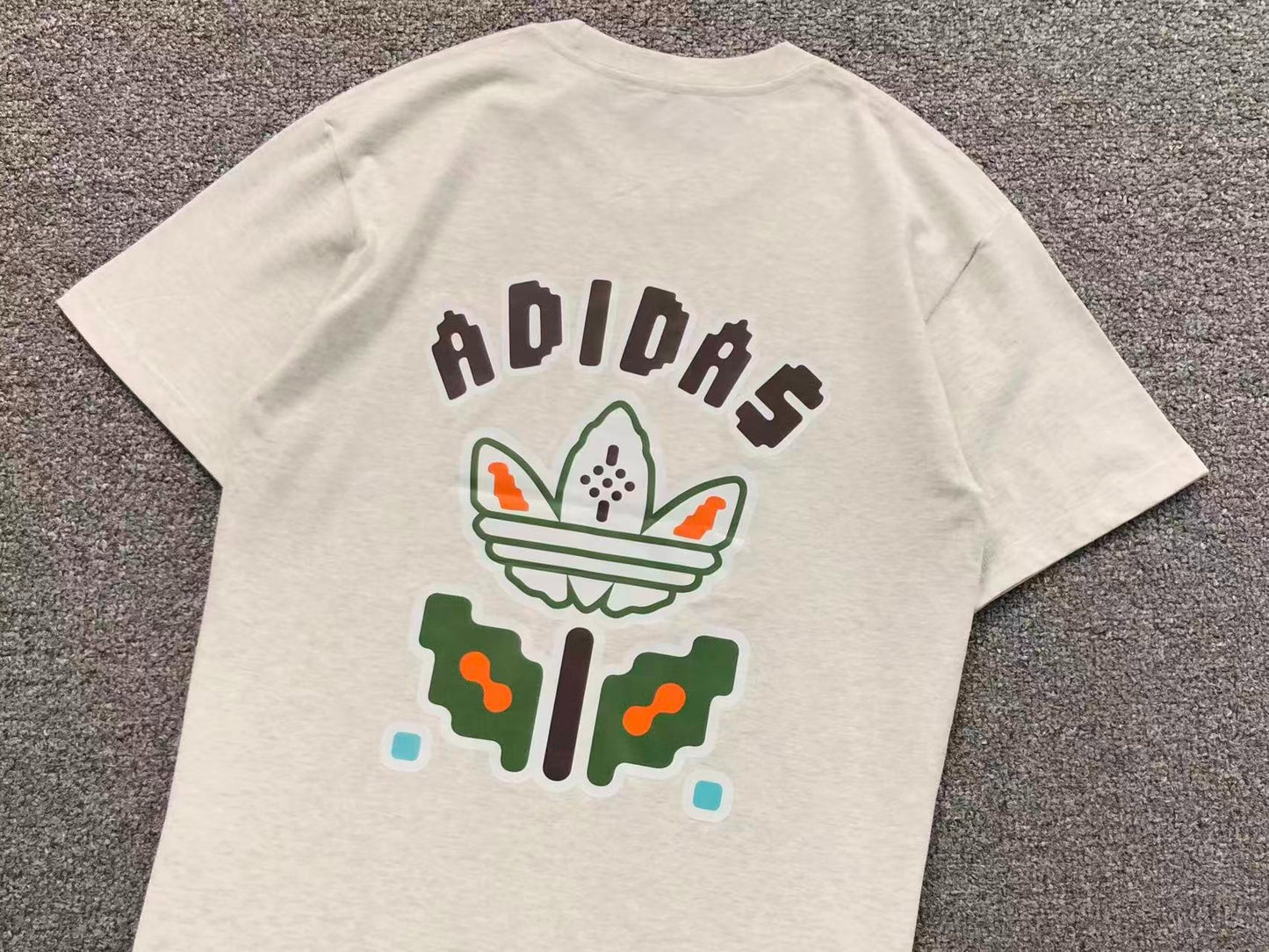 Camiseta Adidas Originals Back Graphic