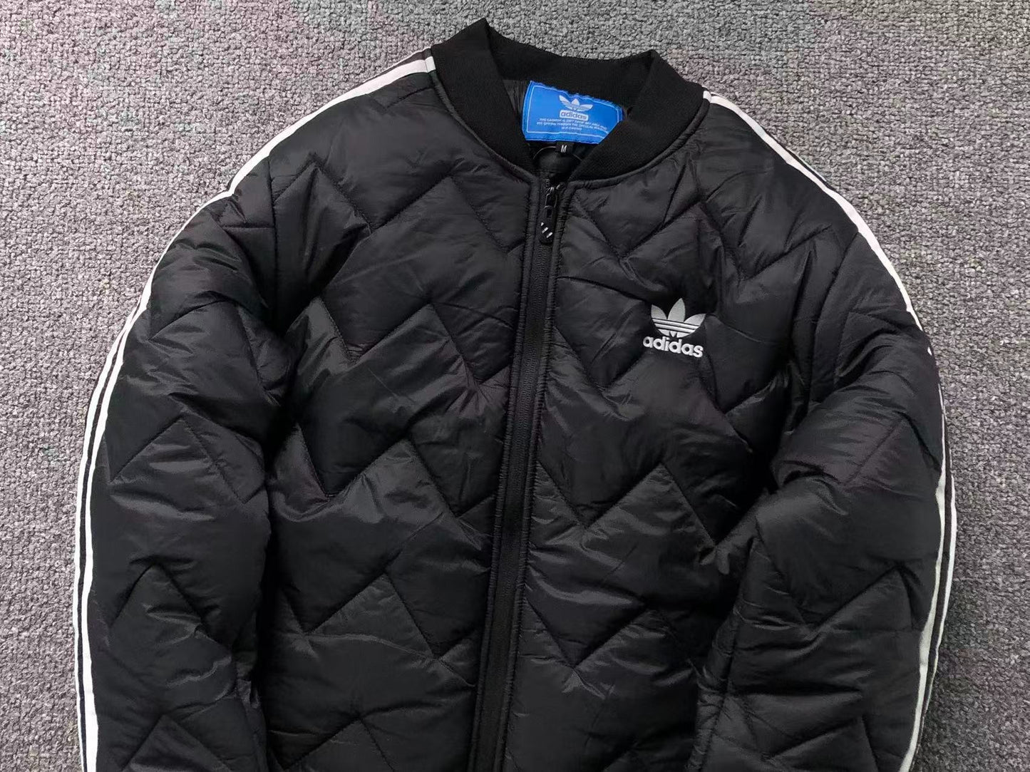 Jaqueta Puffer adidas Chevron Puff