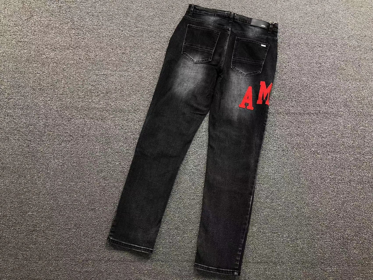 Calça AMIRI Signature Red Logo Jeans