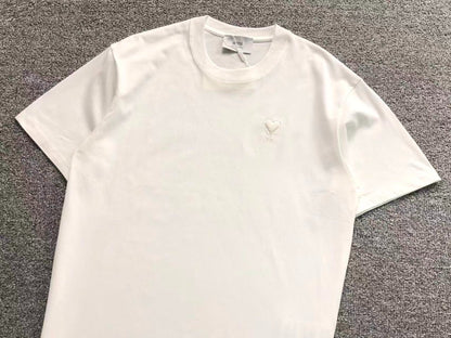 Camiseta AMI Paris Logo Coração Mini Bordado