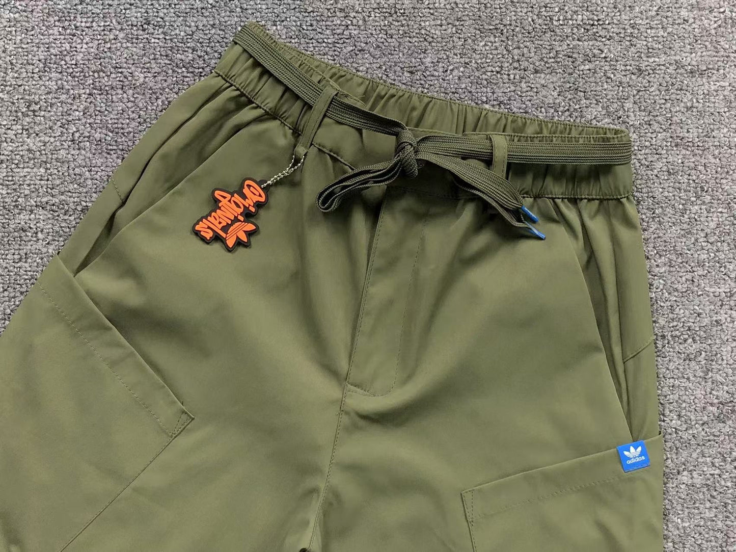 Short adidas Originals Utility Cargo
