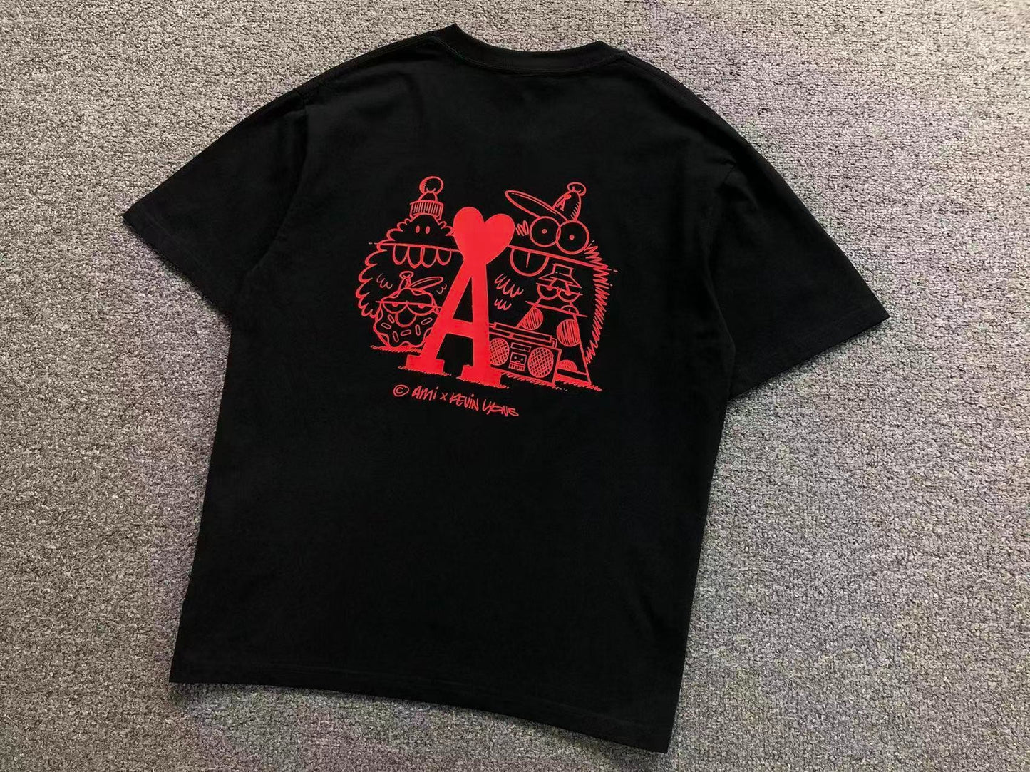 Camiseta AMI Paris Back Print Kevin Lyons