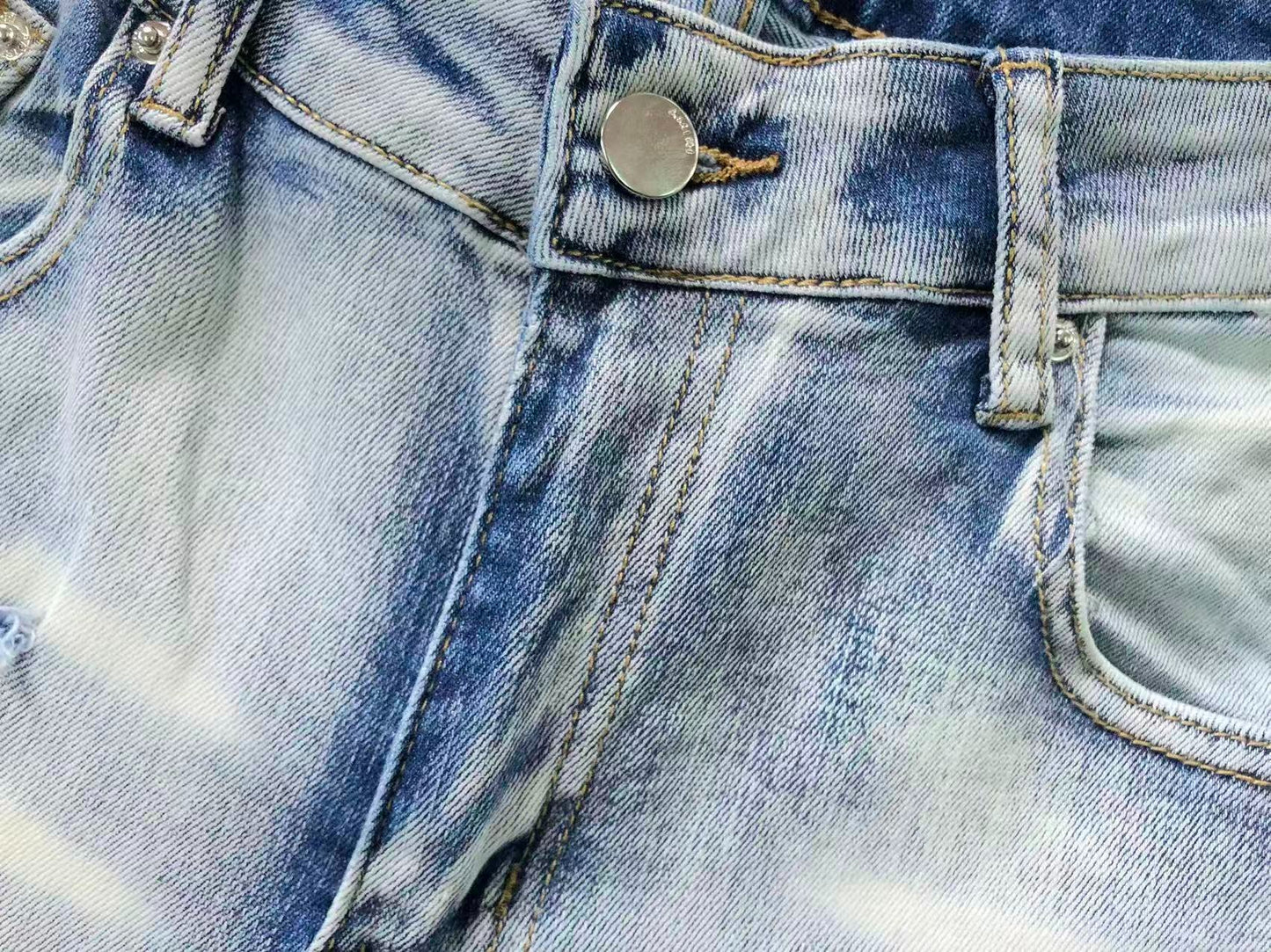 Calça AMIRI Ice Blue Patch Denim