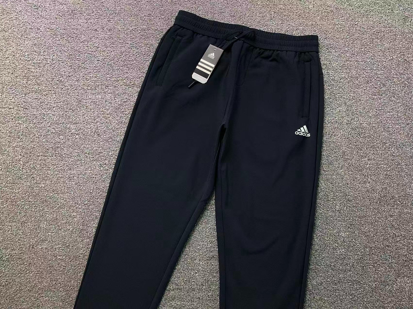 Calça Adidas Essential Slim Pants