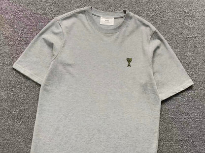 Camiseta AMI Paris Mini Heart Logo Minimal