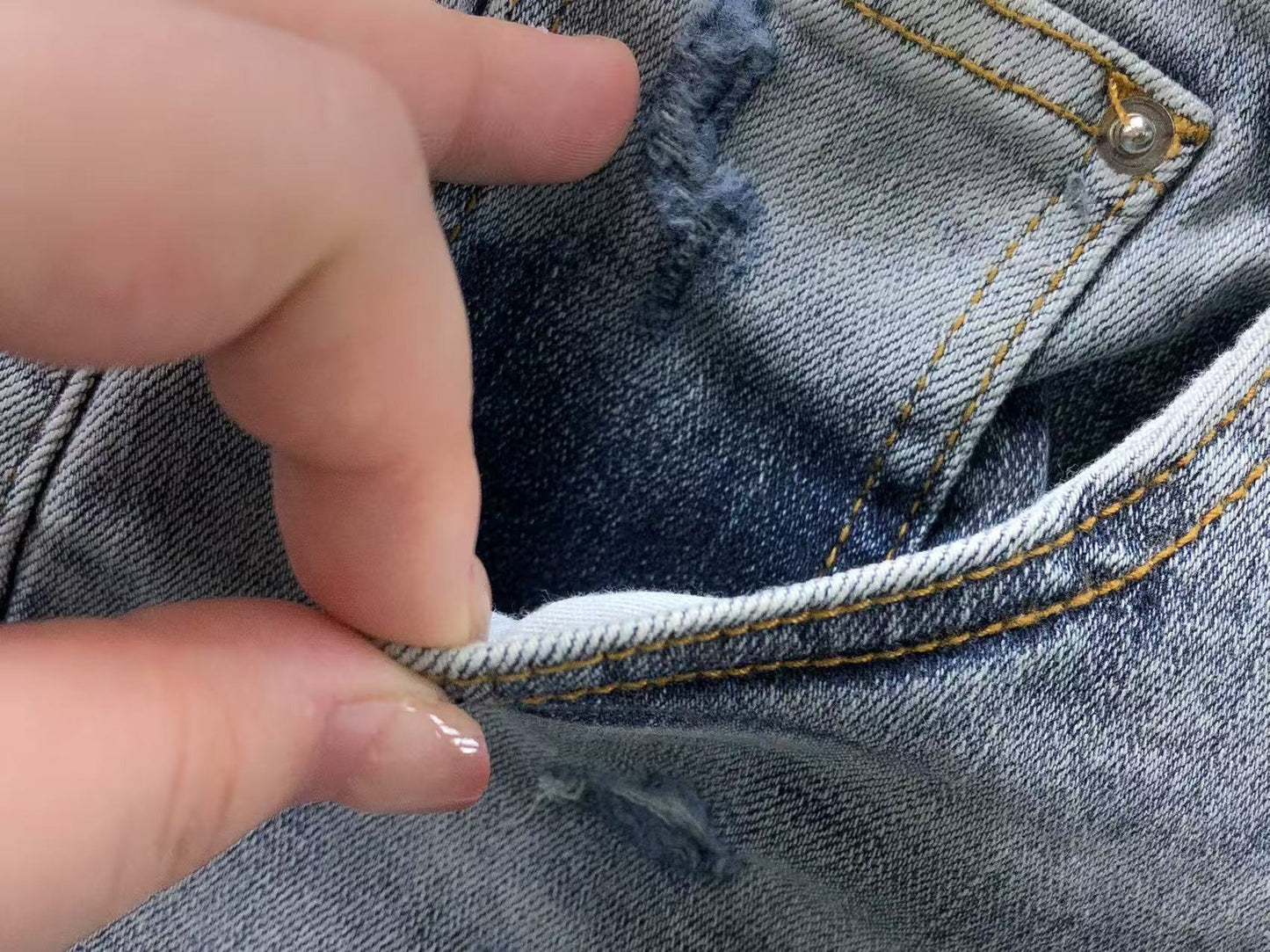 Calça AMIRI Ice Destroyed Paint Denim