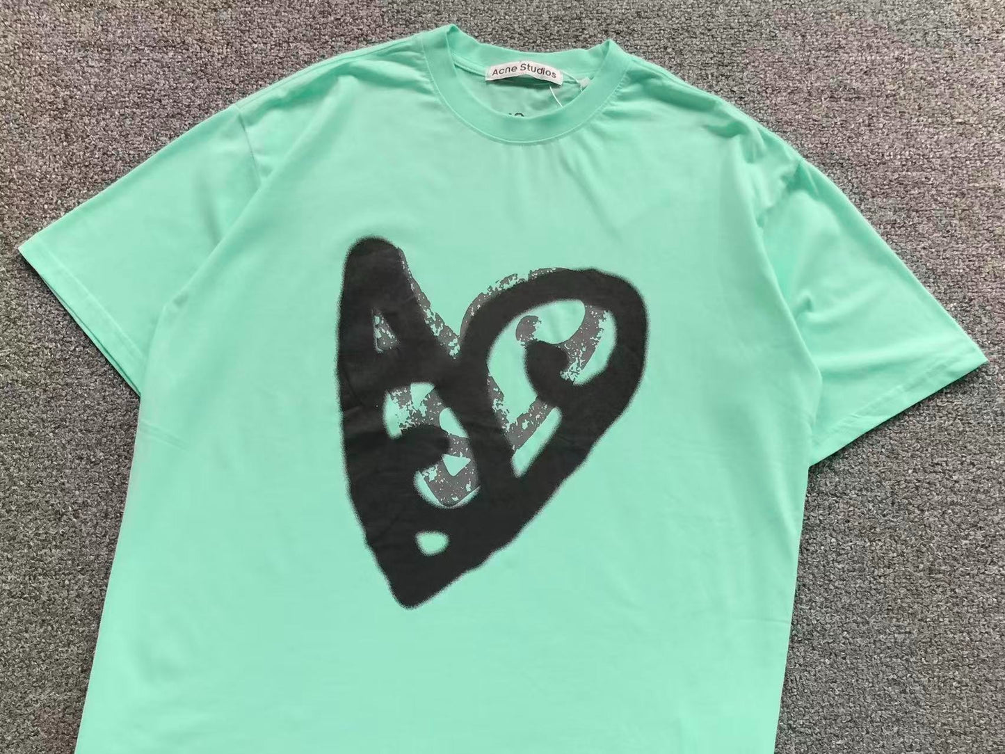 Camiseta Acne Studios Spray Heart