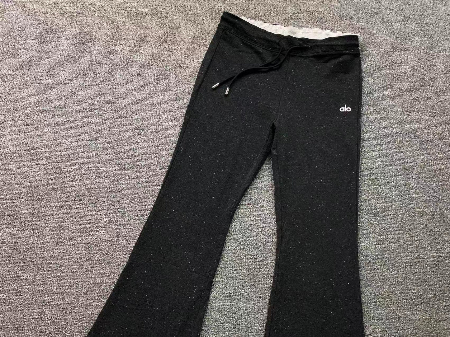 Calça elástica ALO moletom flare feminino