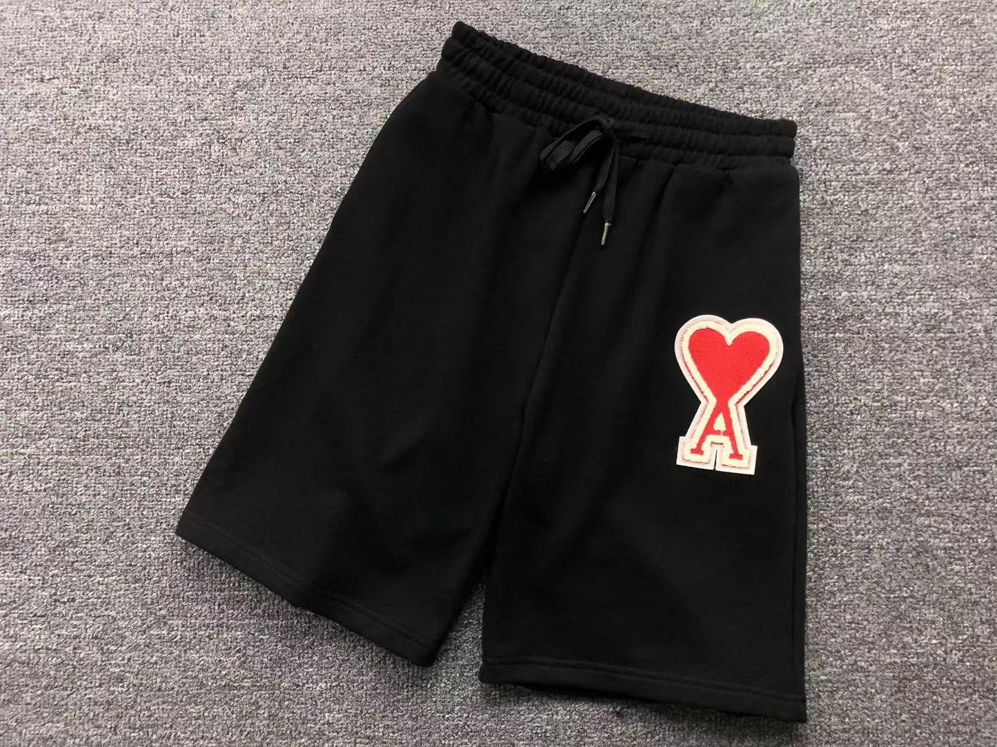 Short AMI Paris Big Heart Logo