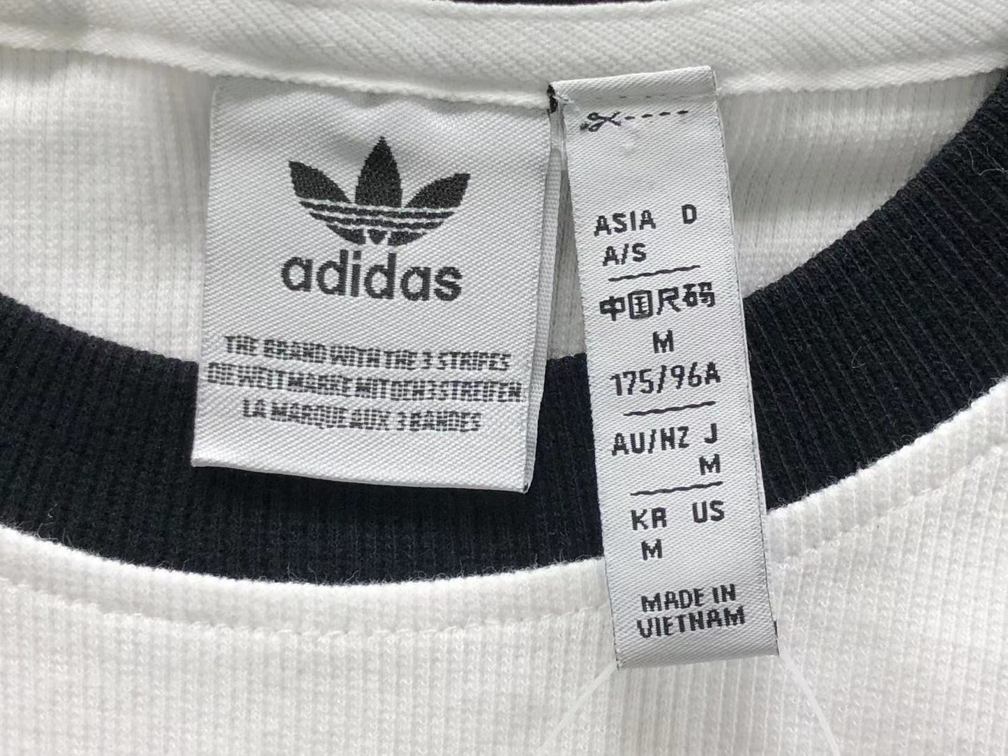 Camiseta Adidas Originals Slim Stripes Feminina