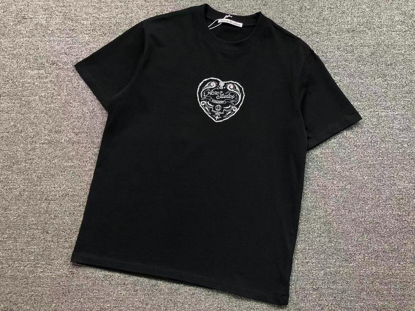 Camiseta Acne Studios Heart Crest