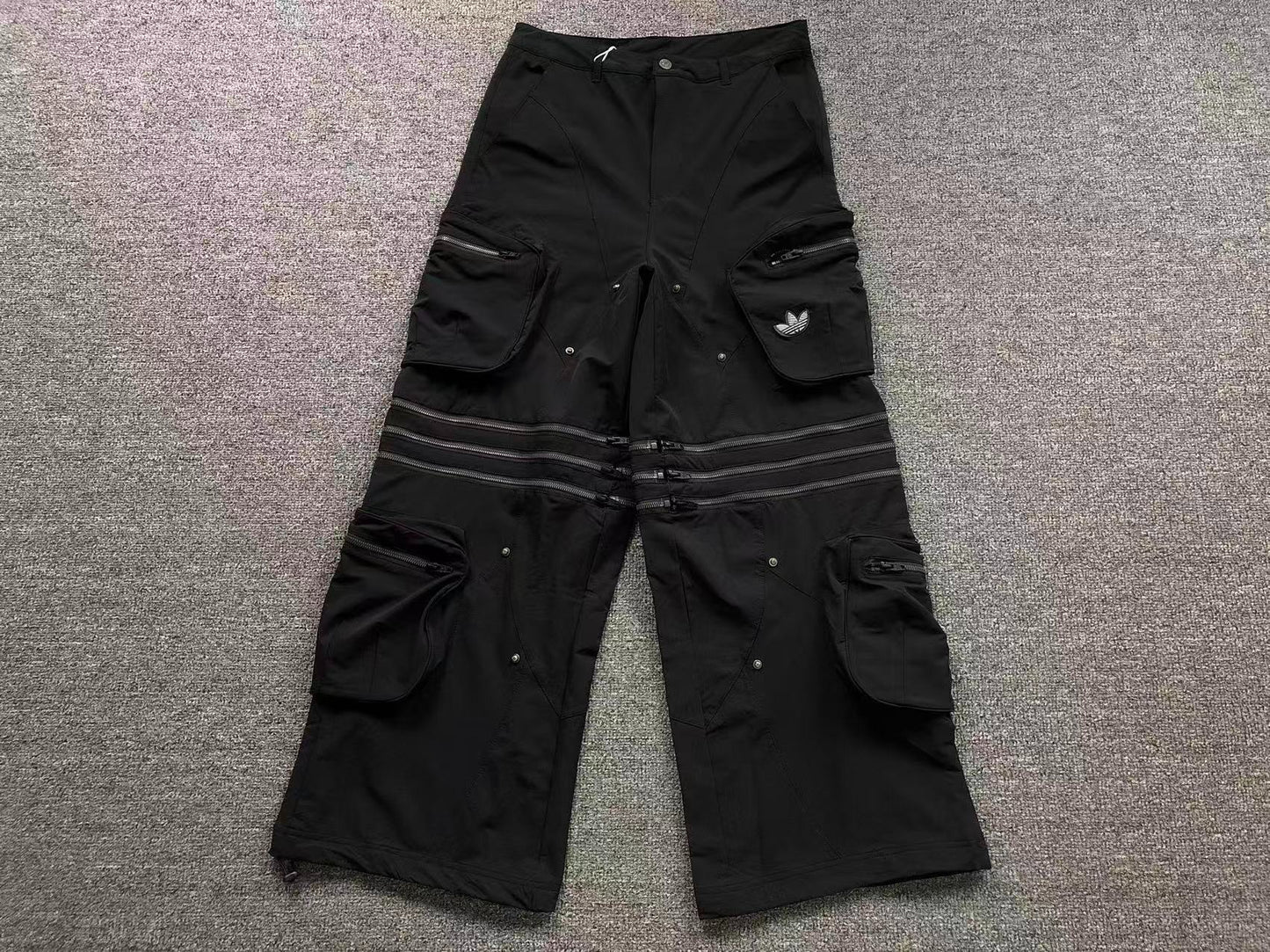 Calça Adidas Convertible Cargo Pants