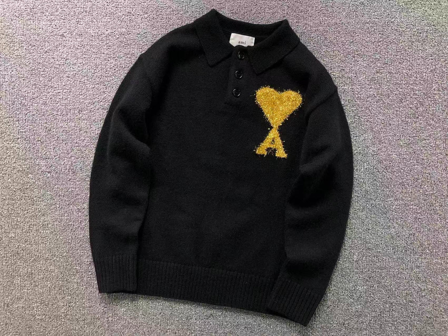 Suéter Polo AMI Paris Coração Dourado