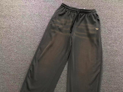 Calça Adidas Essential Wide Tech Pants
