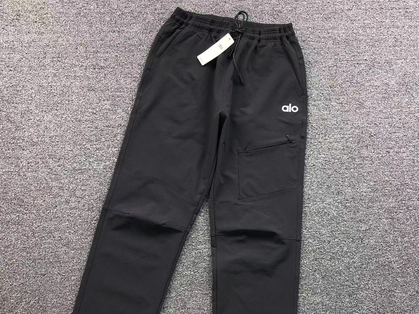 Calça elástica ALO moletom cargo