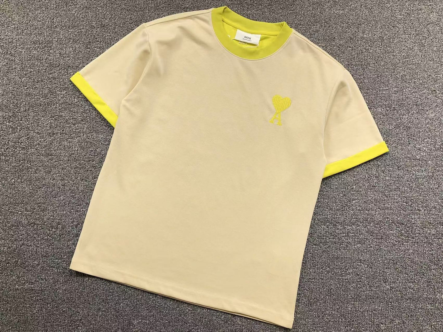 Camiseta AMI Paris Contrast Heart Ringer