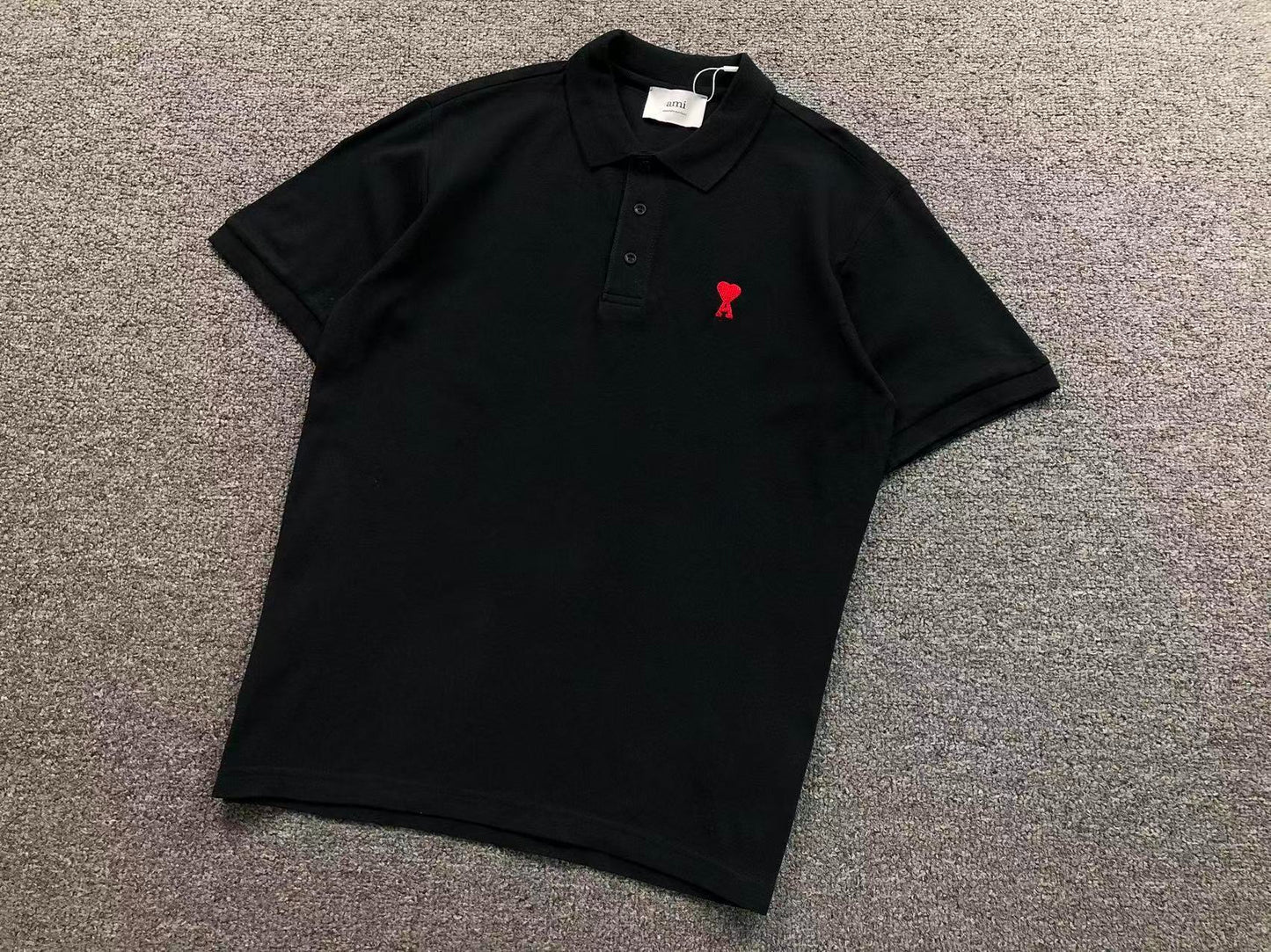 Camiseta Polo AMI Paris Logo Coração Bordado