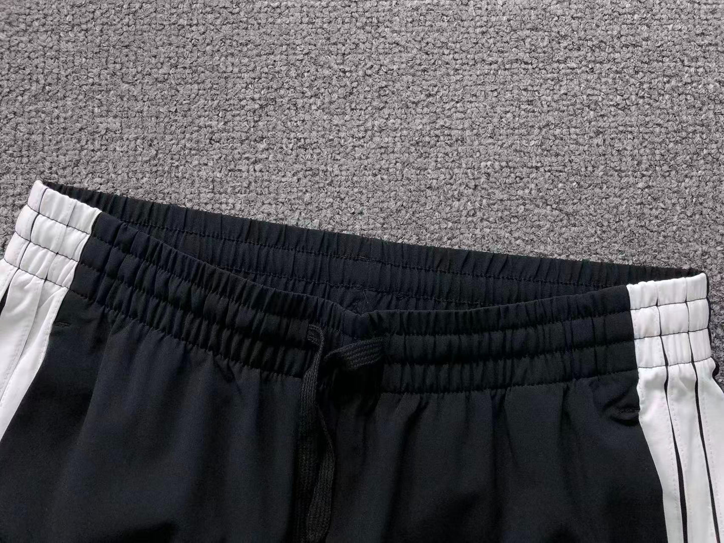 Calça Adidas Stripe Essential Jogger