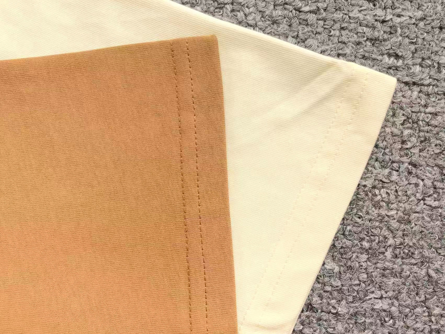 Camiseta AMI Paris Logo Coração Bordado
