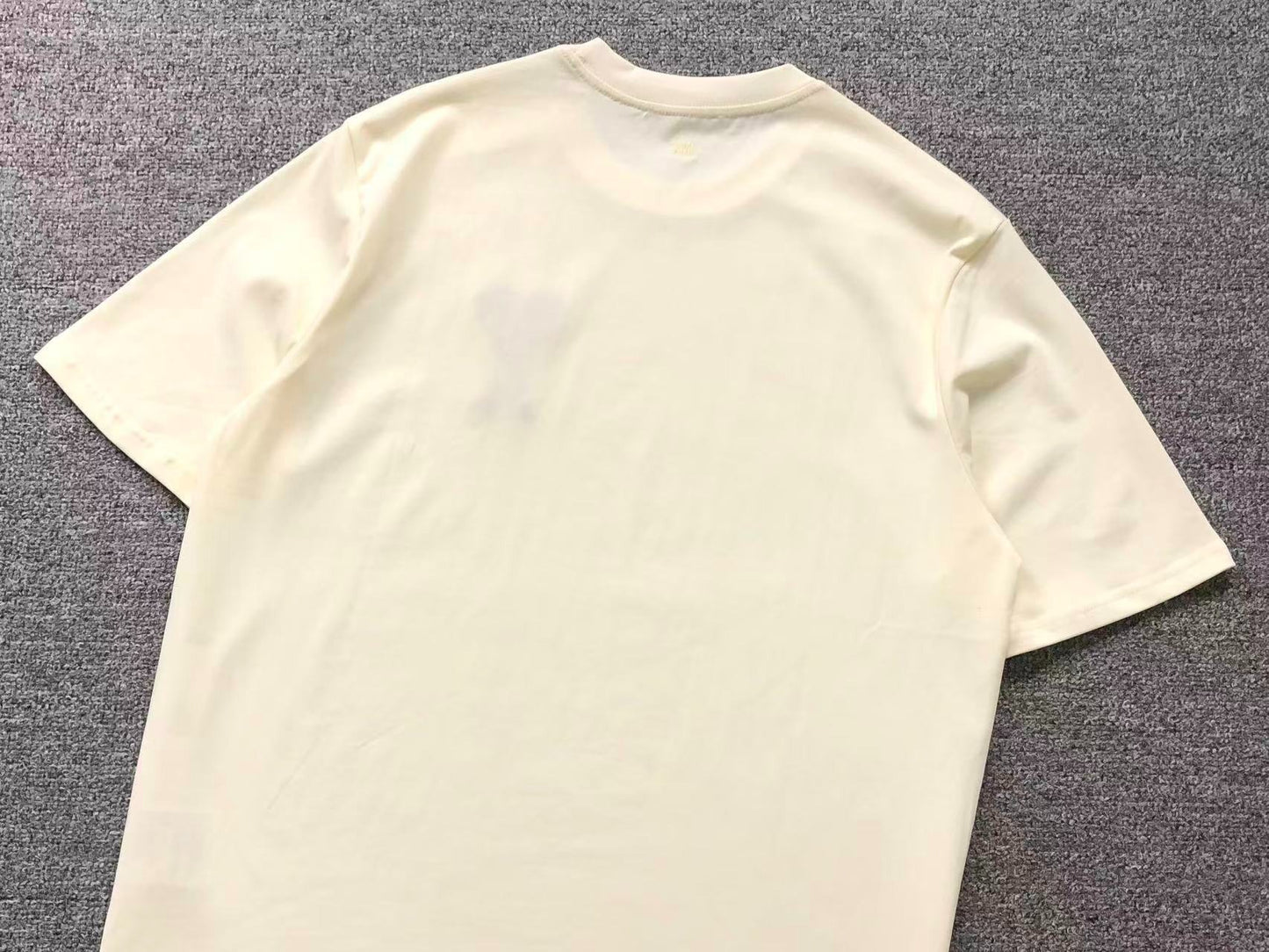 Camiseta AMI Paris Premium Mini Heart Detail
