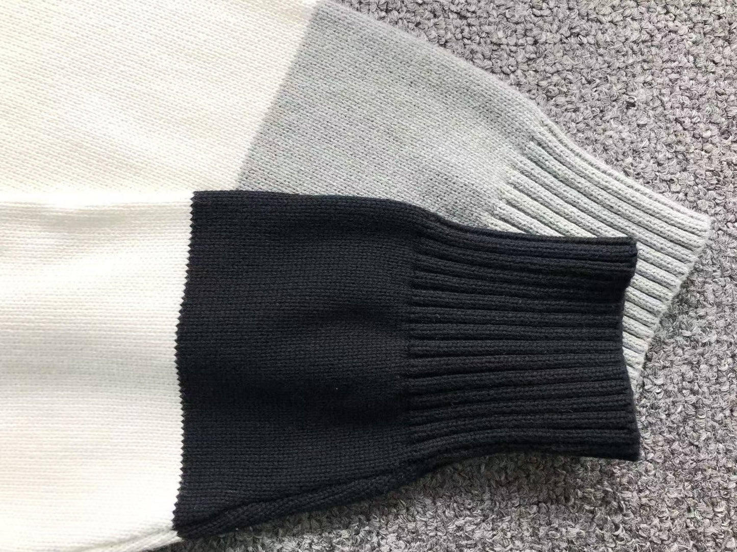 Suéter AMI Paris Stripe Bold Coração