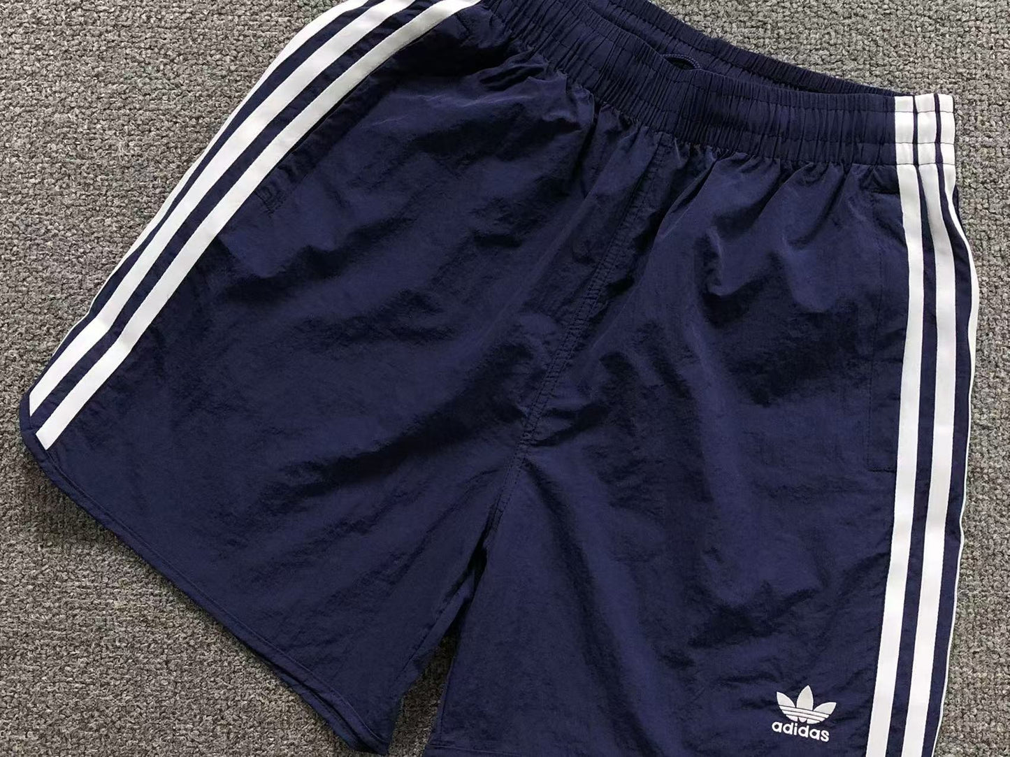 Short adidas Originals Lightweight Runner