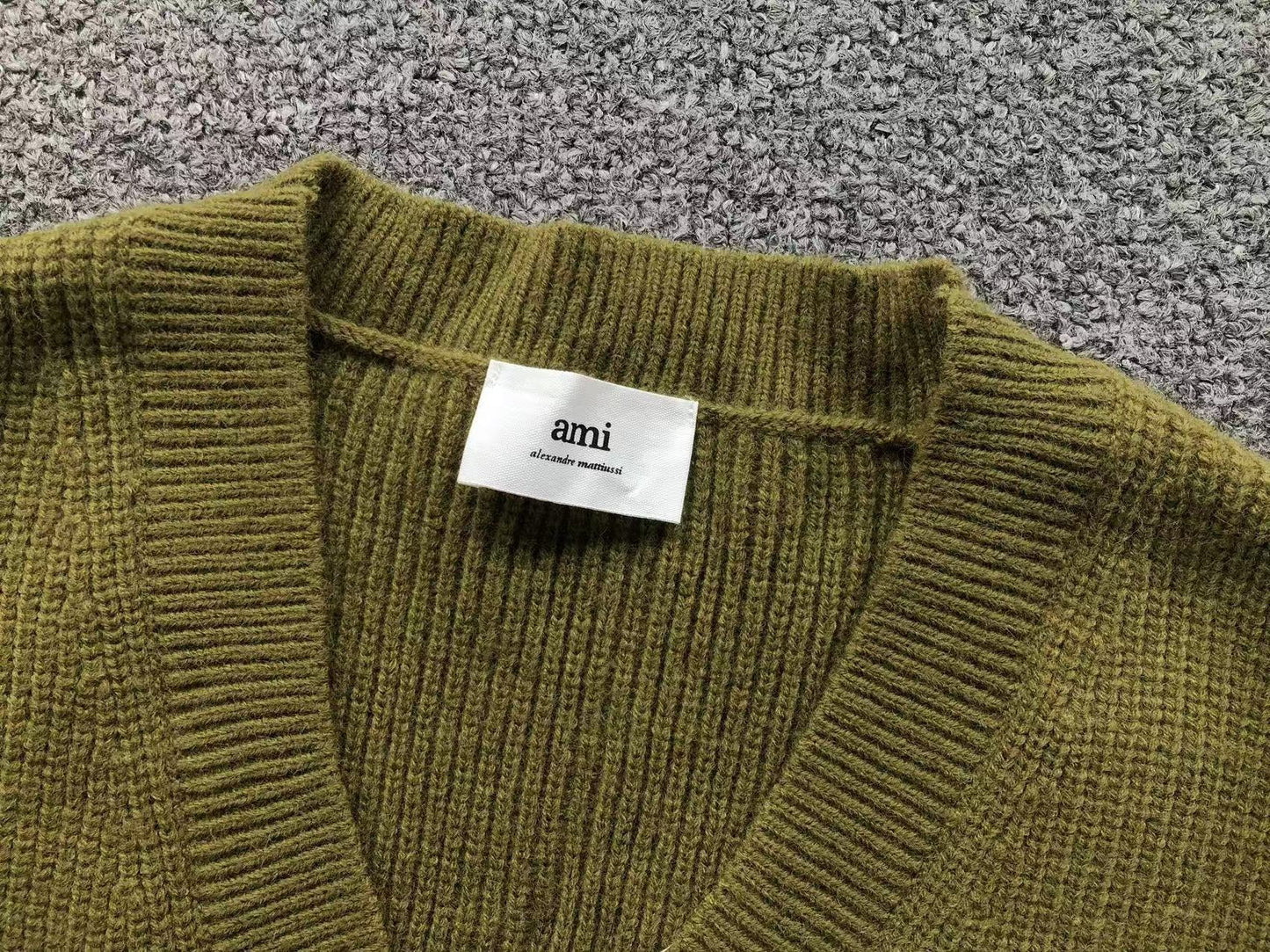 Suéter AMI Paris V-Neck Vintage Knit