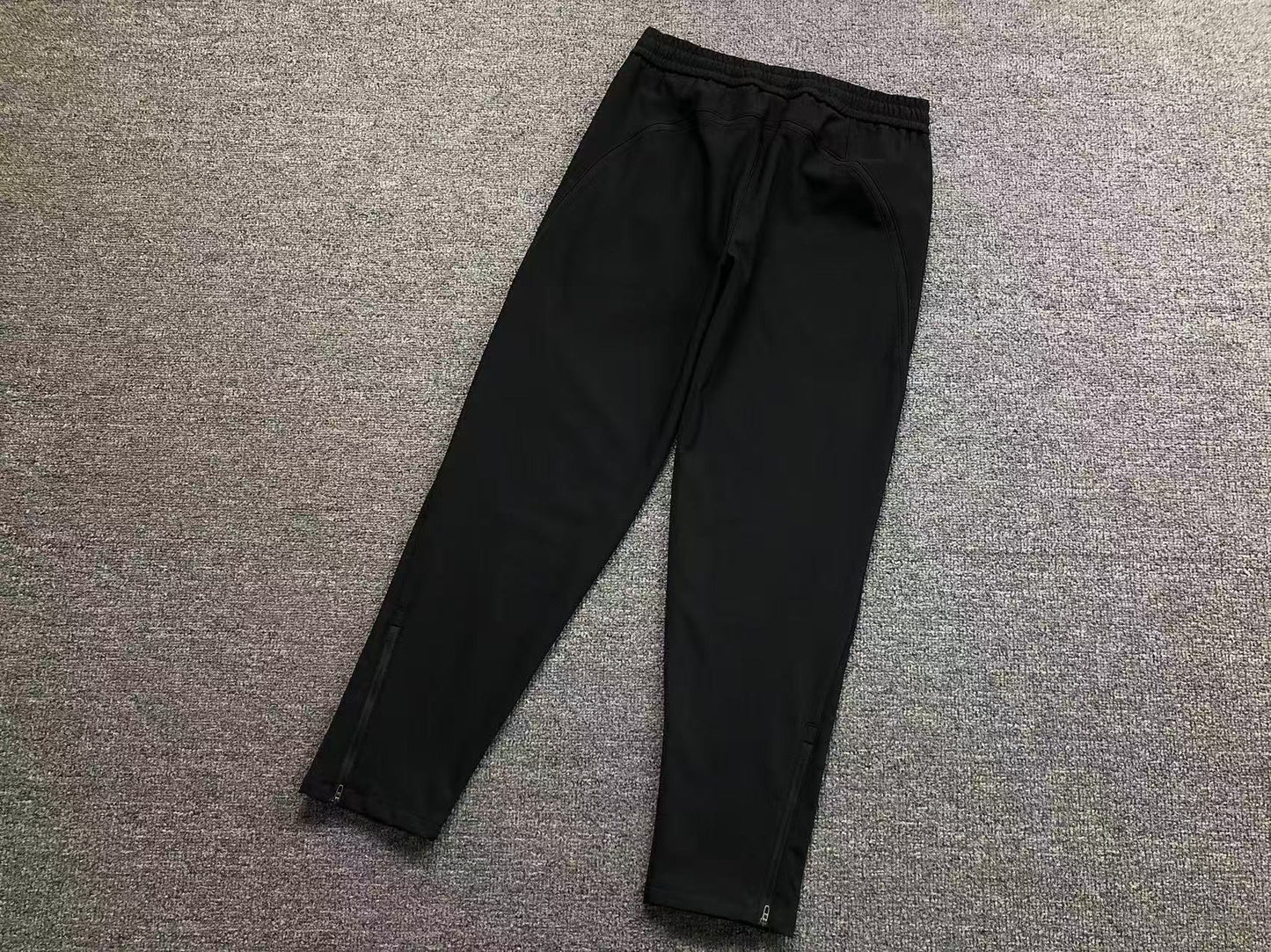 Calça elástica ALO moletom reta