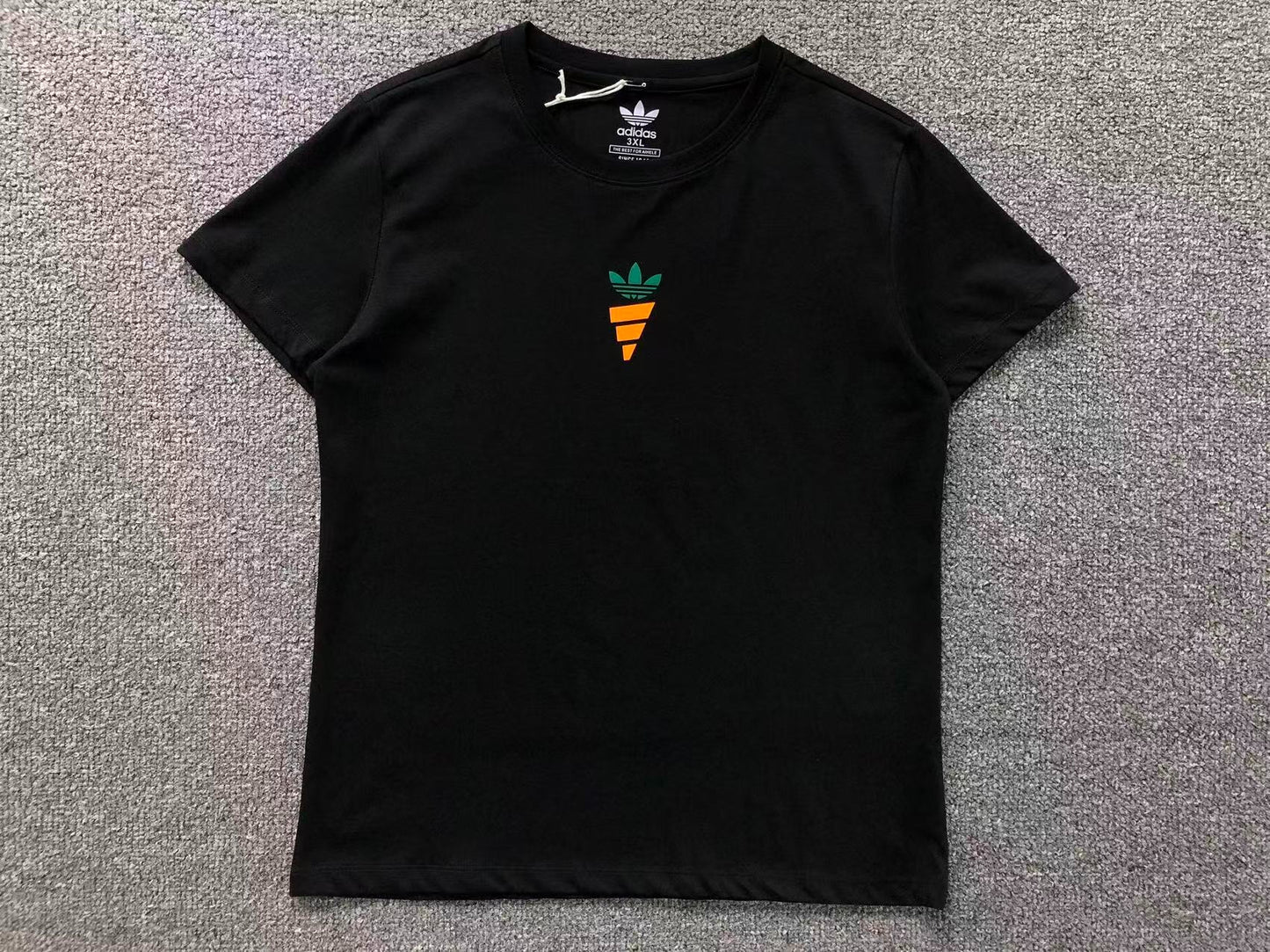 Camiseta Adidas Trefoil Carrot Feminina