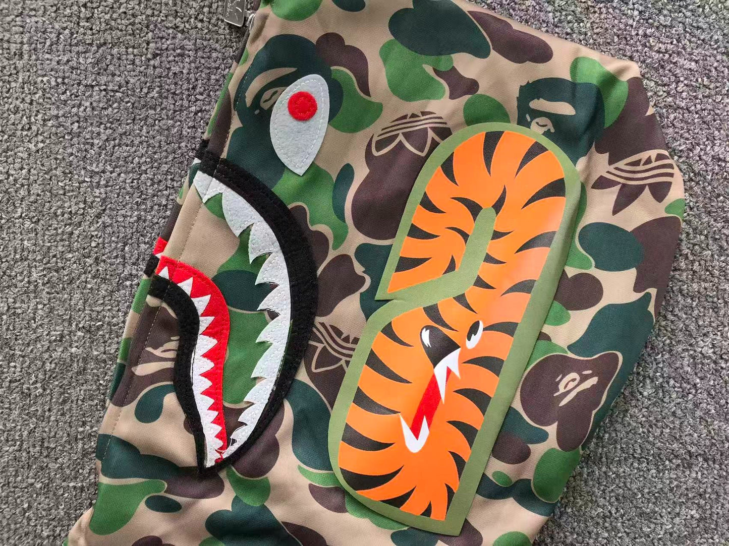 Moletom Adidas x BAPE Shark Camo Zip Hoodie
