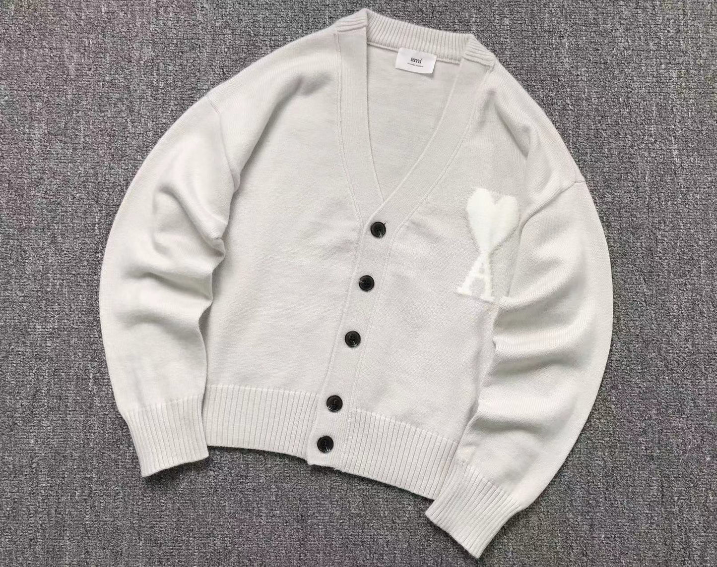 Suéter Cardigan AMI Paris